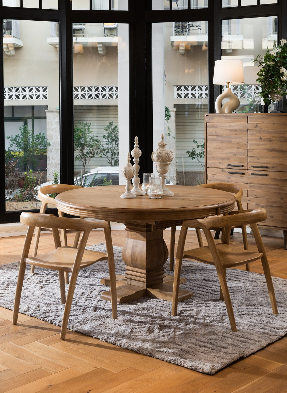 כיסא יפני עץ - גוון חום מולבן