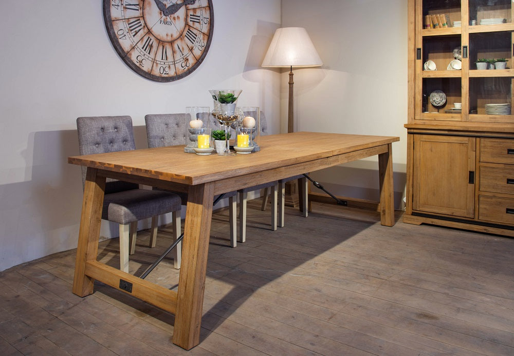 שולחן אוכל נפתח מעץ מלא מקולקציית בורדו