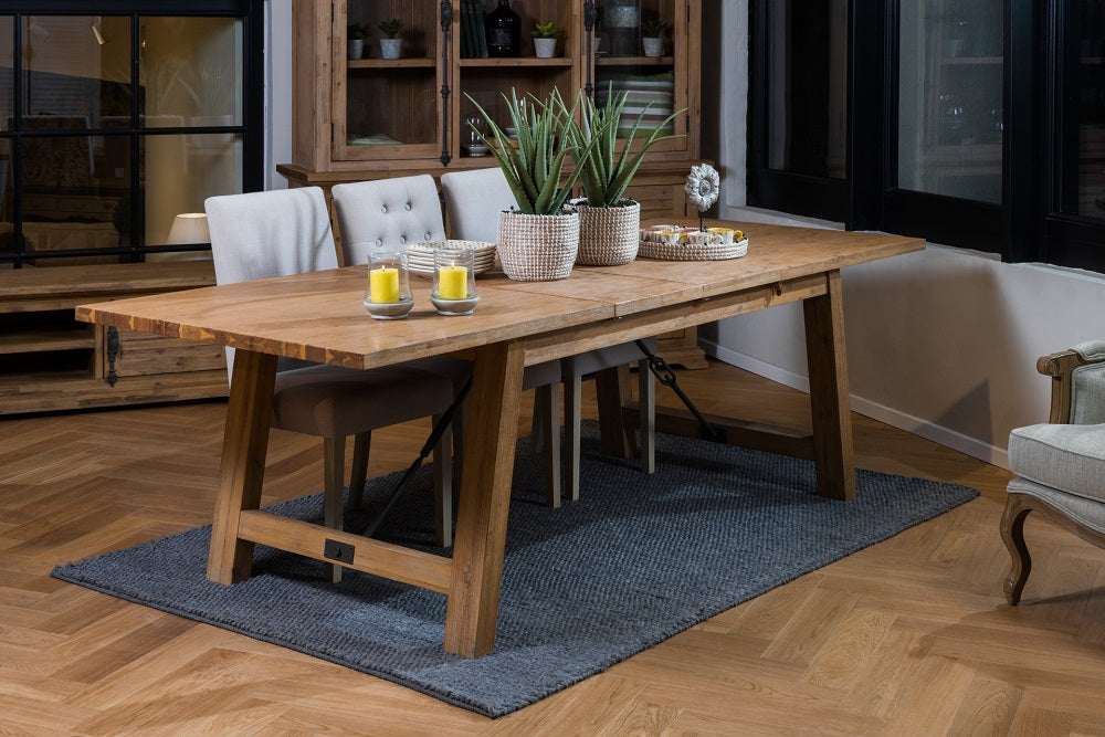 שולחן אוכל נפתח מעץ מלא מקולקציית בורדו