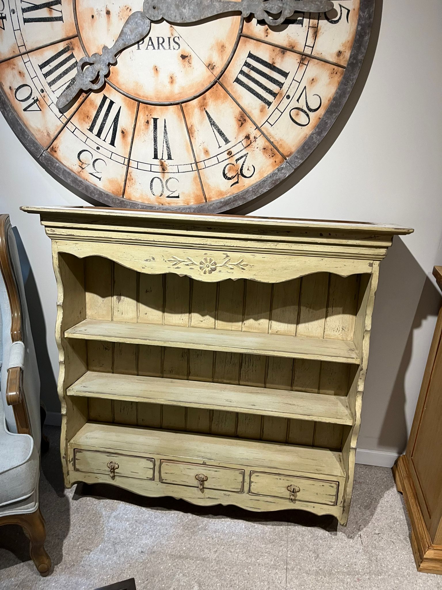 כוננית תלייה מקולקציית שאטו - סוג ב'!