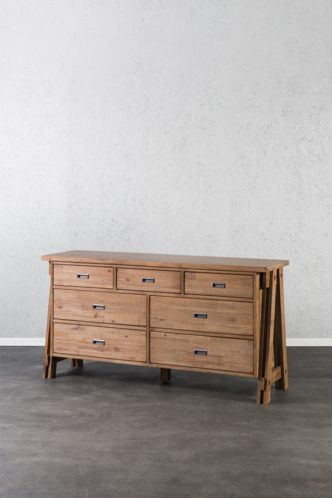 קומודה בעלת 7 מגירות מעץ מלא מקולקציית בטון - טופ עץ