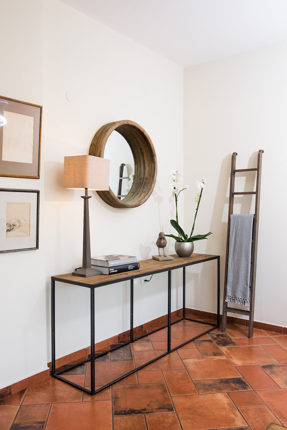 קונסולה מעץ מלא בסנגון כפרי