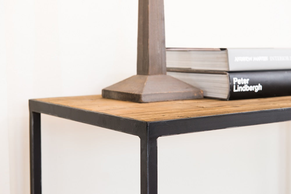 קונסולה מקולקציית מטרו נגרים