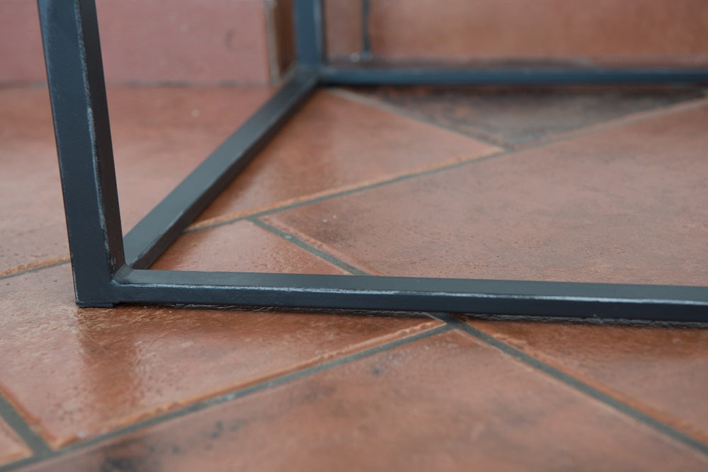 קונסולה מקולקציית מטרו נגרים