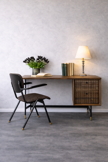 שולחן עבודה מעץ מלא מקולקציית מייז