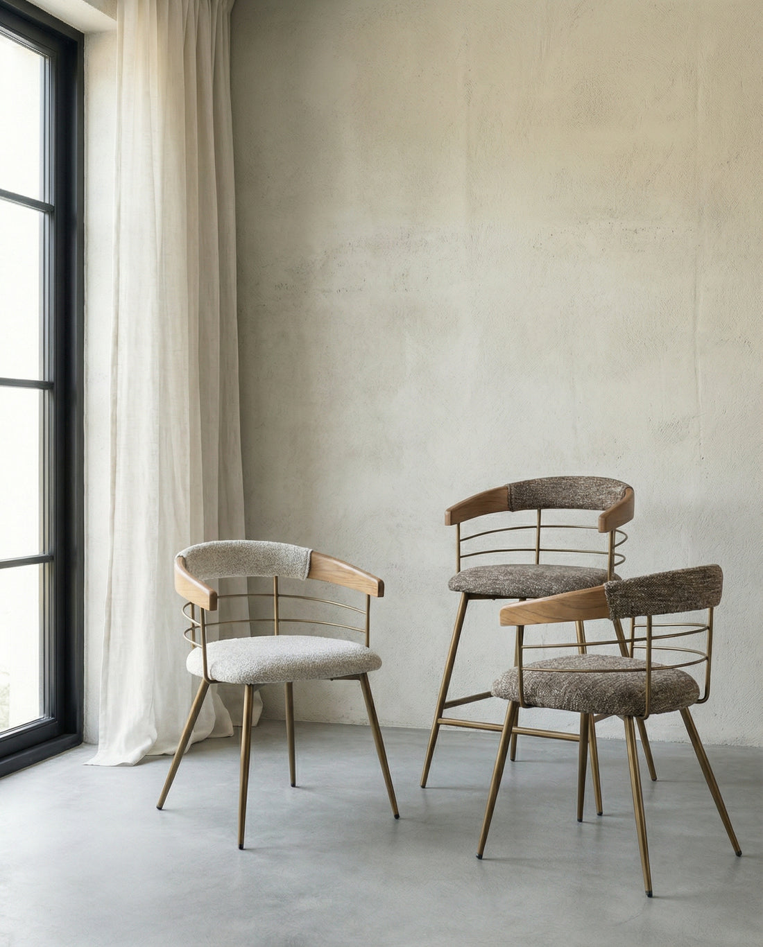 כיסא בר מרופד משענת מעוגלת בשילוב מתכת בד חום