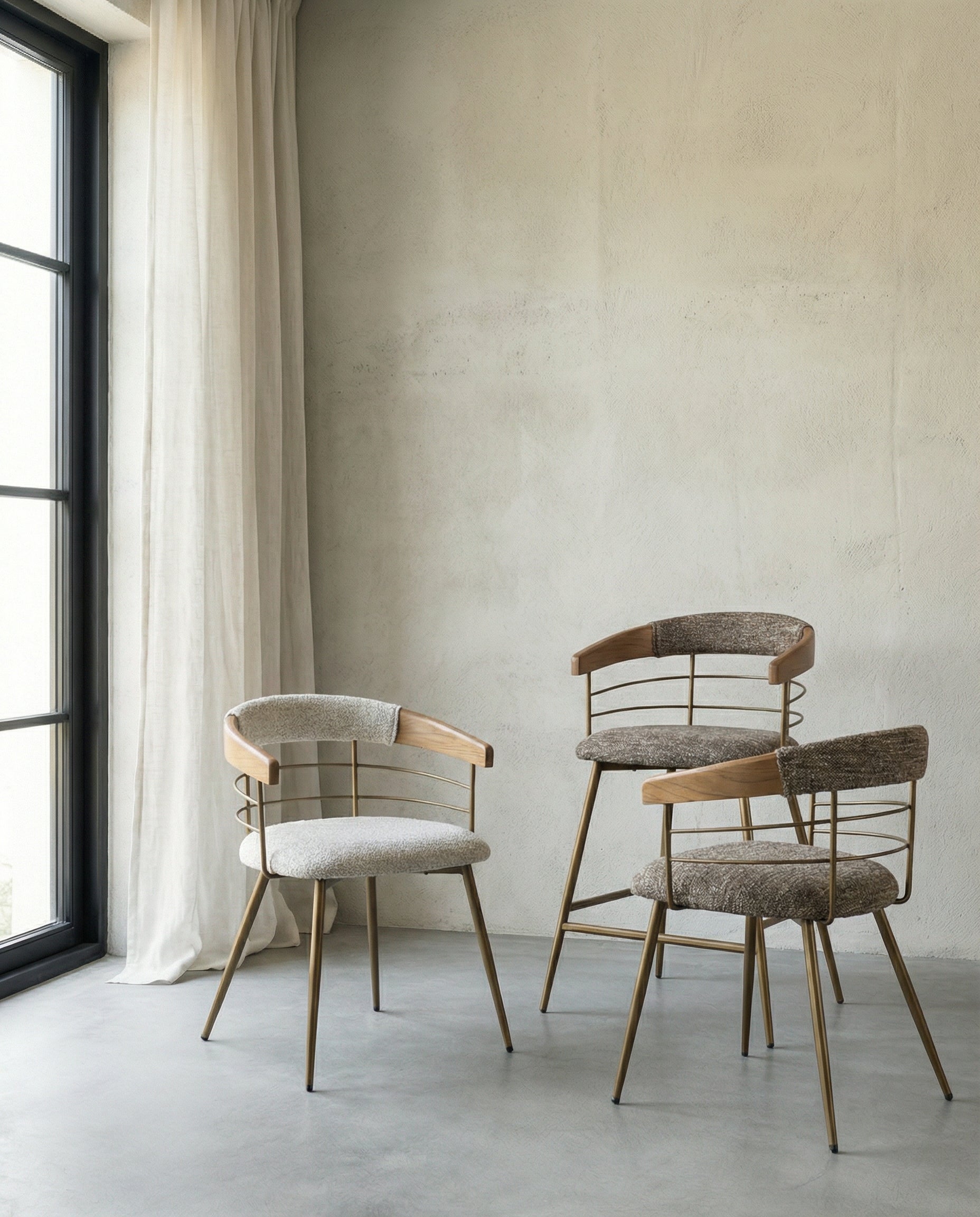 כיסא בר מרופד משענת מעוגלת בשילוב מתכת בד חום