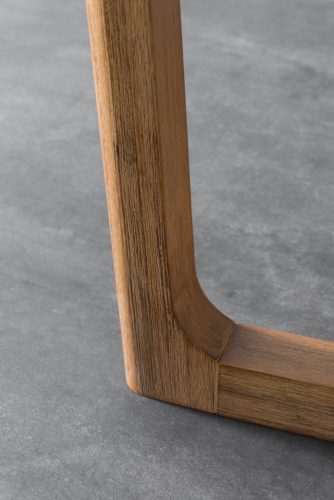 שולחן אוכל מעץ מקולקציית מטרו