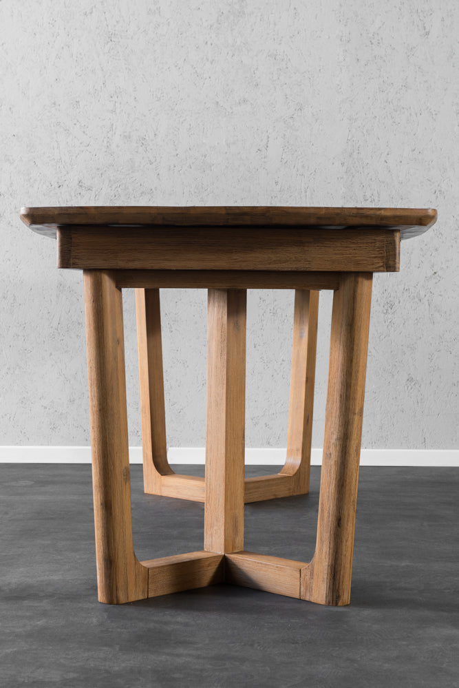 שולחן אוכל מעץ מקולקציית מטרו