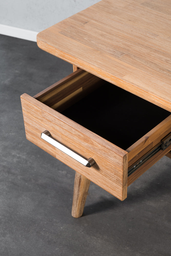 שולחן עבודה מעץ מקולקציית מטרו