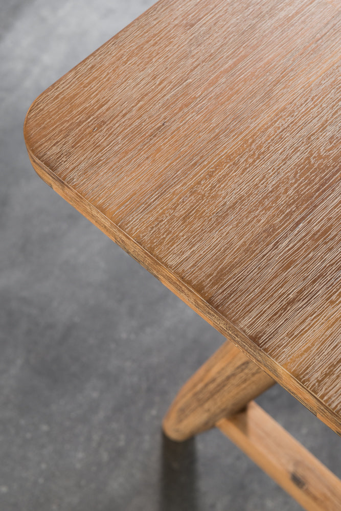 שולחן עבודה מעץ מקולקציית מטרו