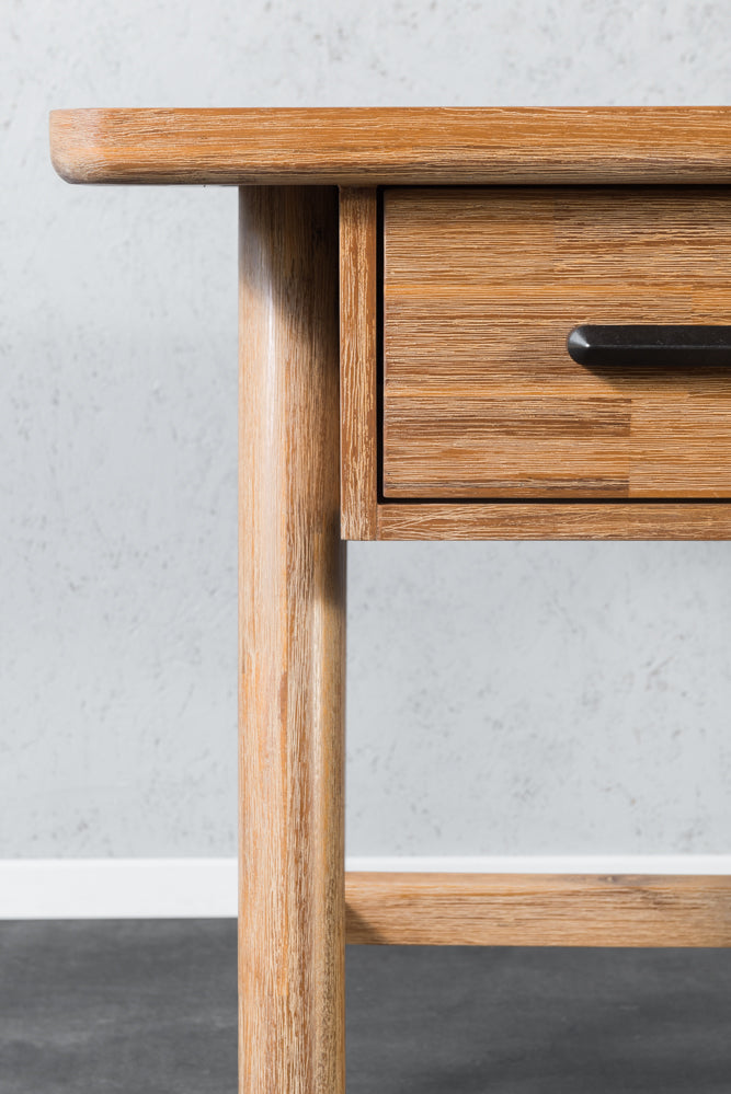 שולחן עבודה מעץ מקולקציית מטרו