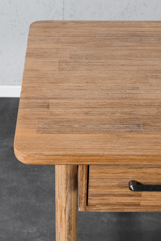 שולחן עבודה מעץ מקולקציית מטרו