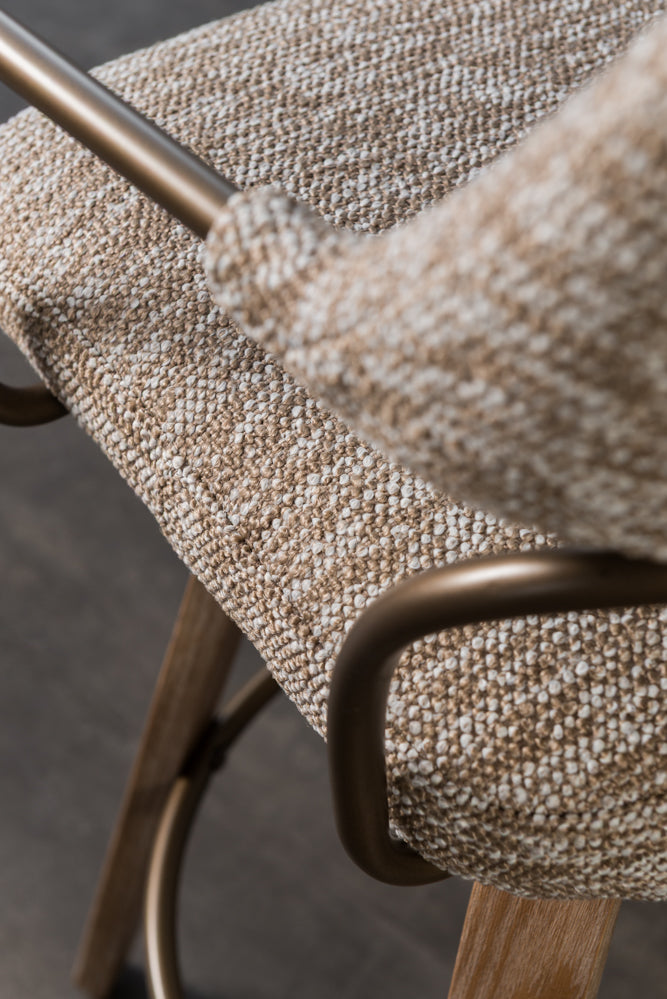 כיסא בר ידיות מתכת דקות בד חום