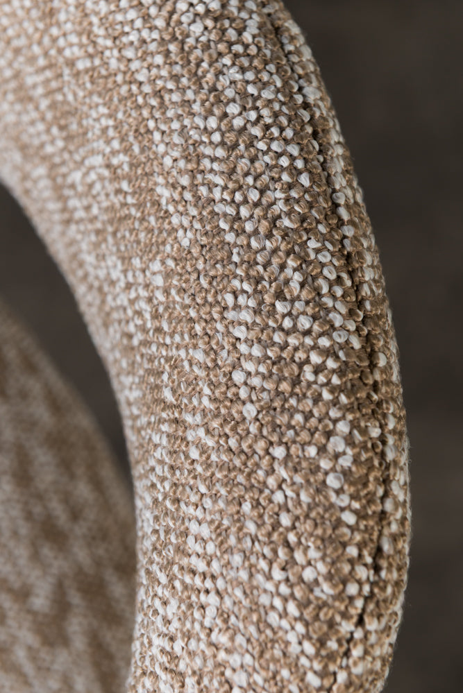 כיסא בר ידיות מתכת דקות בד חום