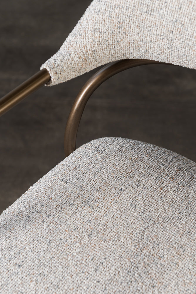 כיסא בר ידיות מתכת דקות בד בהיר