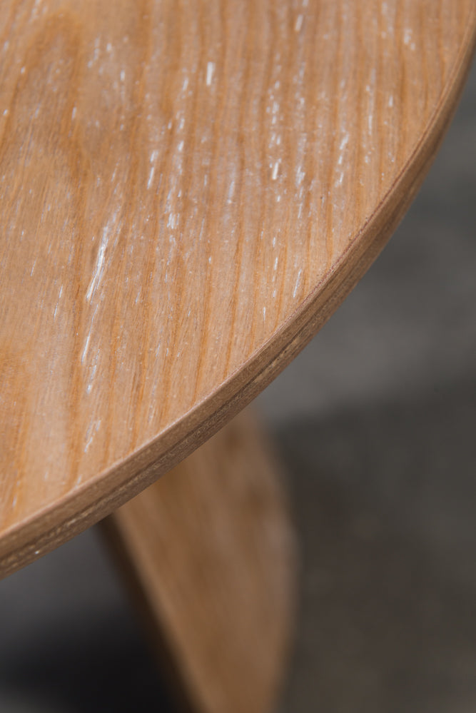 שולחן סלון עגול קטן מעץ מלא