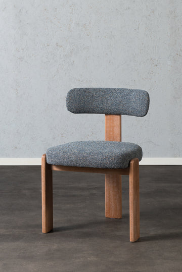 כיסא מרופד רגלי עץ בד ג'ינס