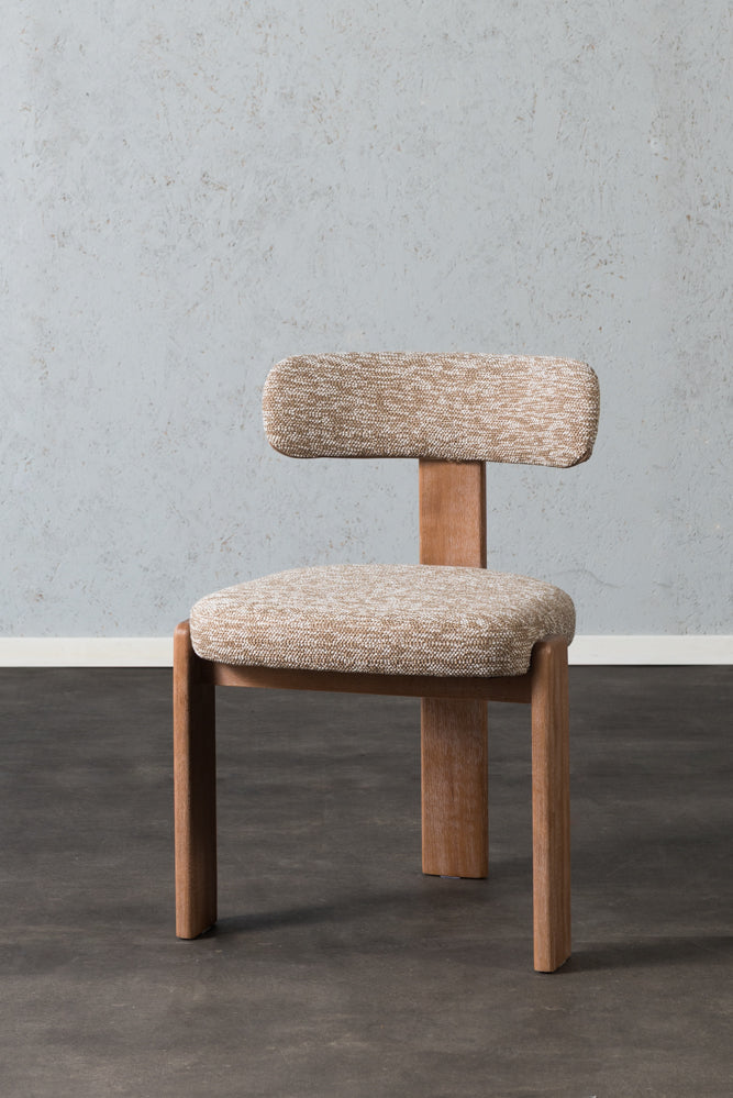 כיסא מרופד רגלי עץ בד חום