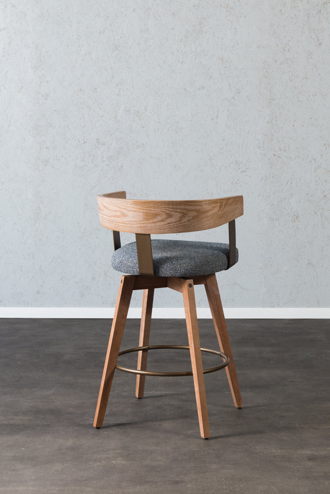 כיסא בר רגלי עץ ידיות מוטות מתכת בד ג'ינס