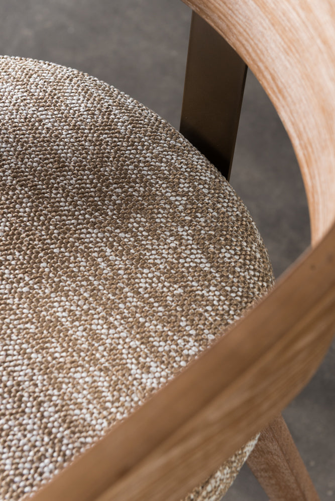 כיסא בר רגלי עץ ידיות מוטות מתכת בד חום