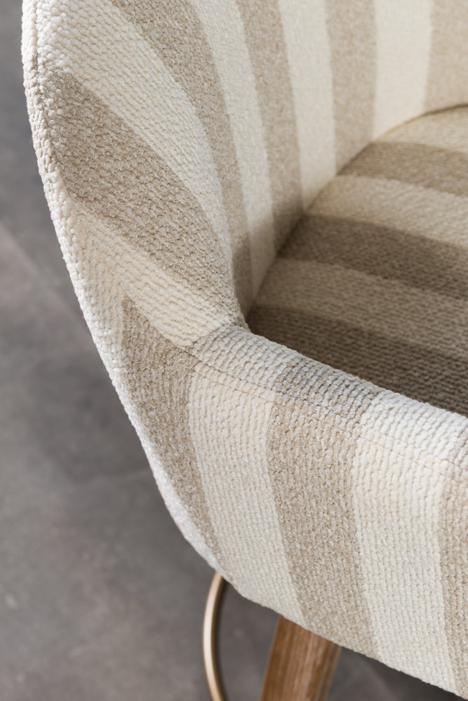 כיסא בר ריפוד מלא בד פסים בהיר