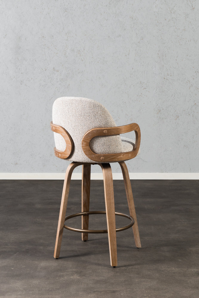 כיסא בר מרופד ידיות עץ בד בהיר