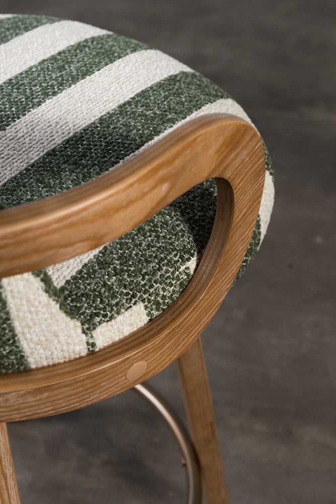 כיסא בר מרופד ידיות עץ בד פסים ירוק