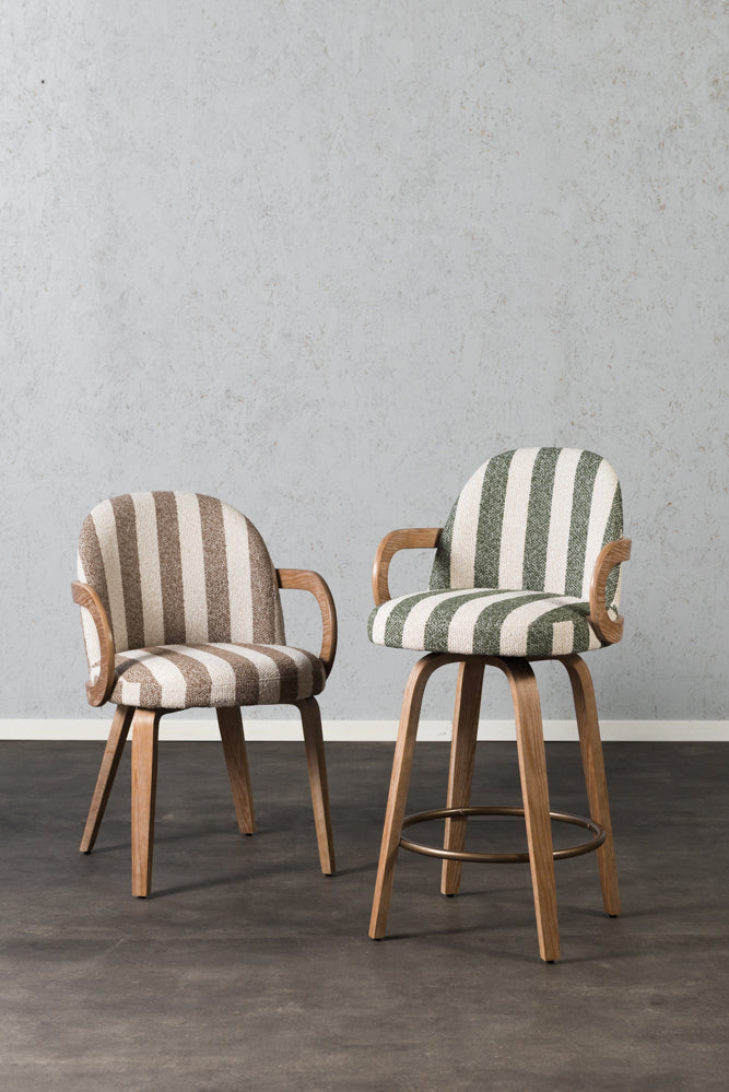 כיסא בר מרופד ידיות עץ בד פסים ירוק
