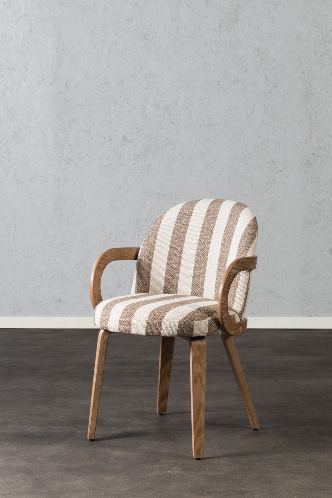 כיסא מרופד ידיות עץ בד פסים חום