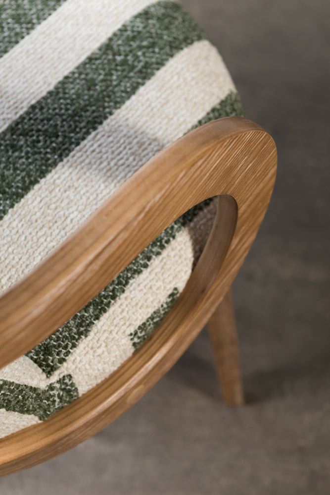 כיסא מרופד ידיות עץ בד פסים ירוק