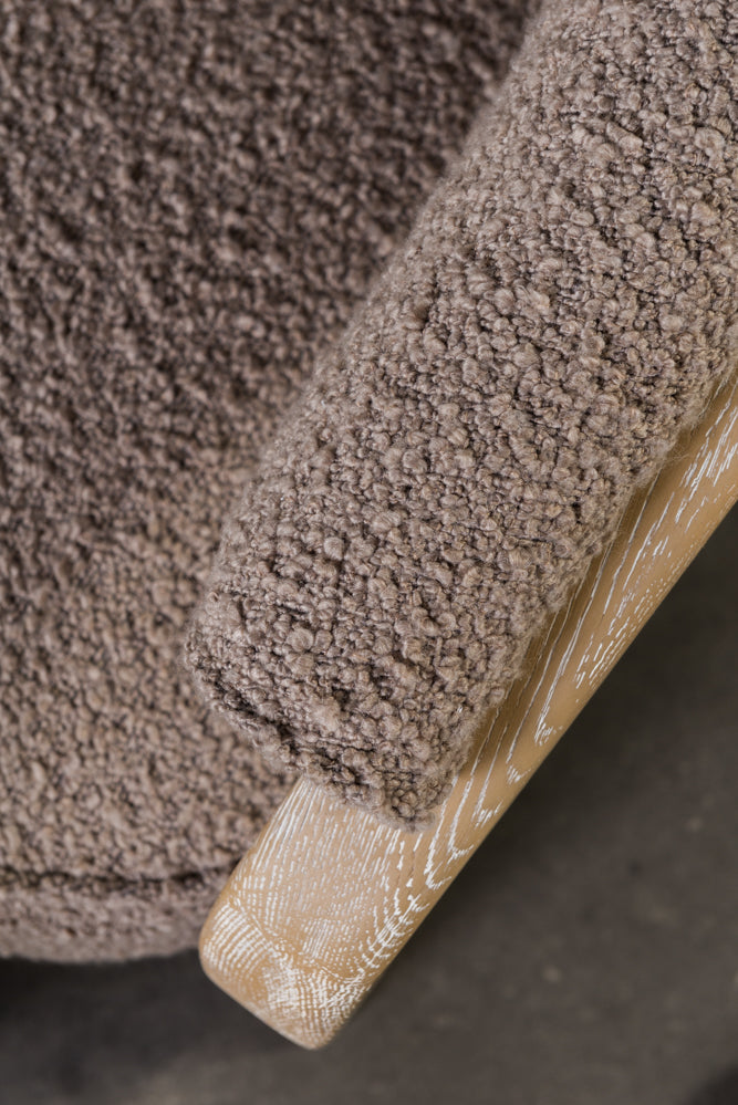 כורסא דגם WILMOT בד חום בהיר