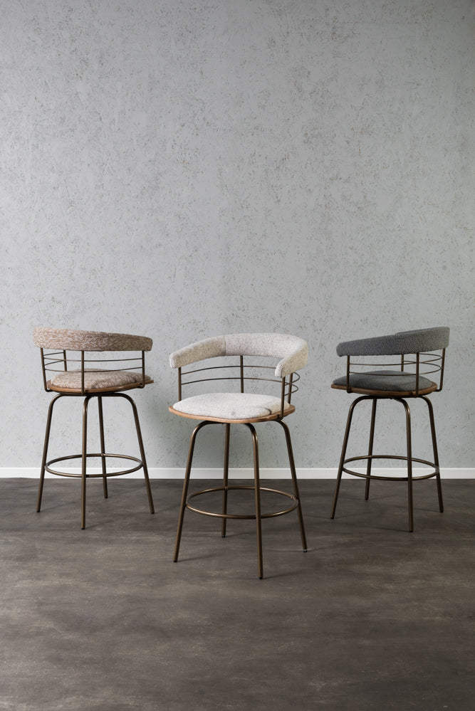 כיסא בר מרופד משענת מעוגלת בשילוב מתכת בד חום