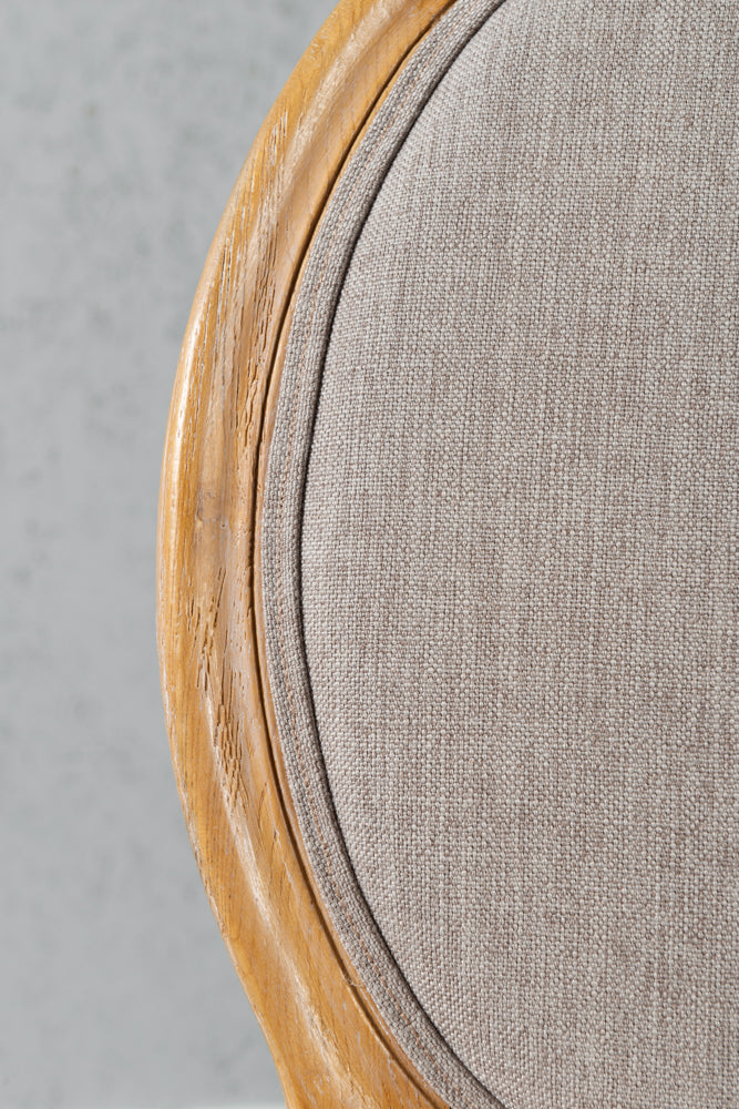 כיסא מעץ מלא משענת עגולה מרופדת -  בד בז'