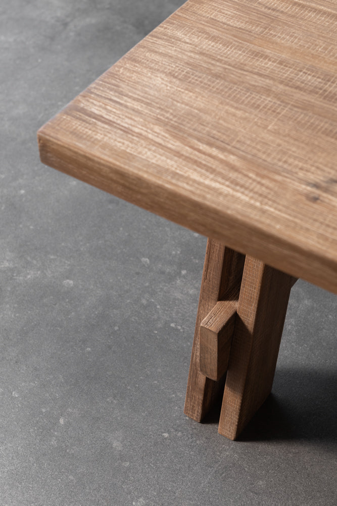 שולחן סלון מעץ מלא מקולקציית בטון - טופ עץ