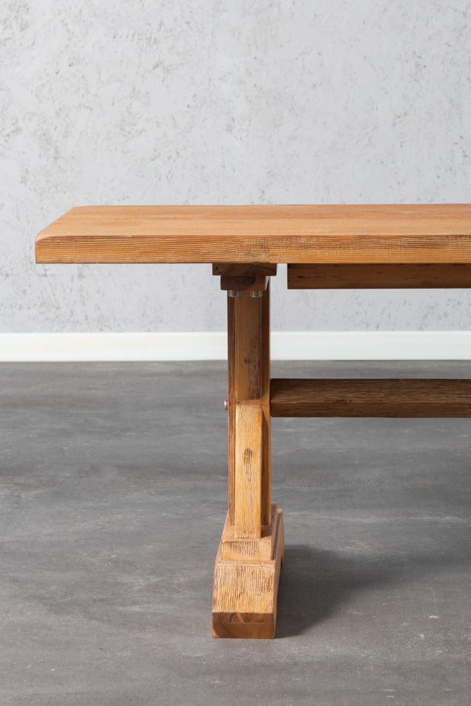 שולחן אוכל אבירים נפתח מעץ מלא מקולקציית נורמנדי