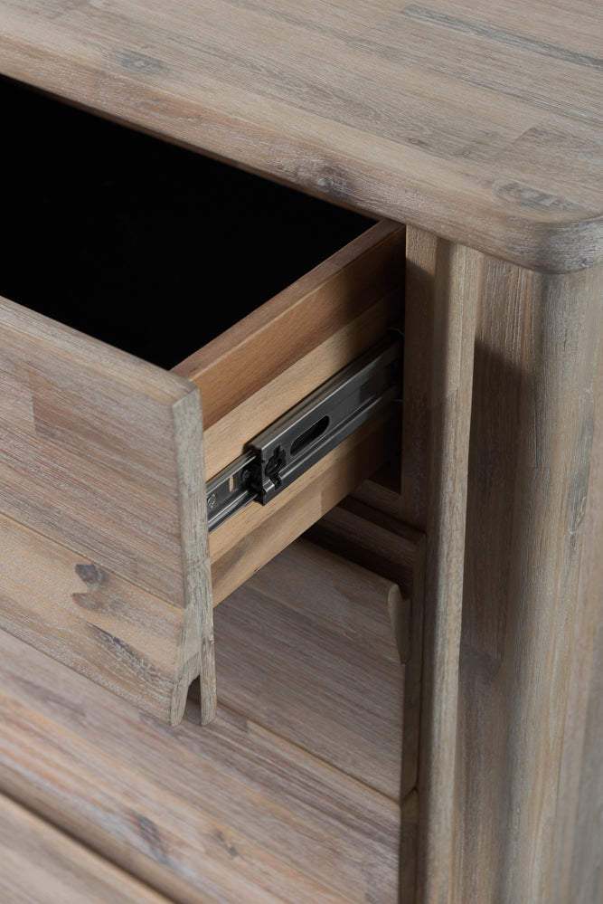 קומודה גבוהה מעץ מלא מקולקציית איזי