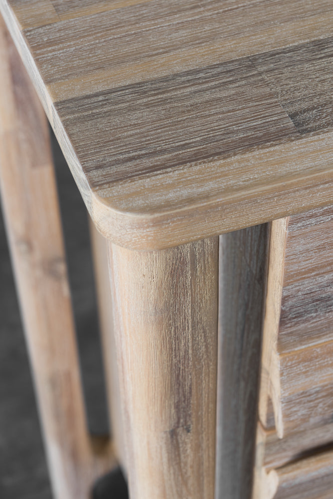 קומודה גבוהה מעץ מלא מקולקציית איזי