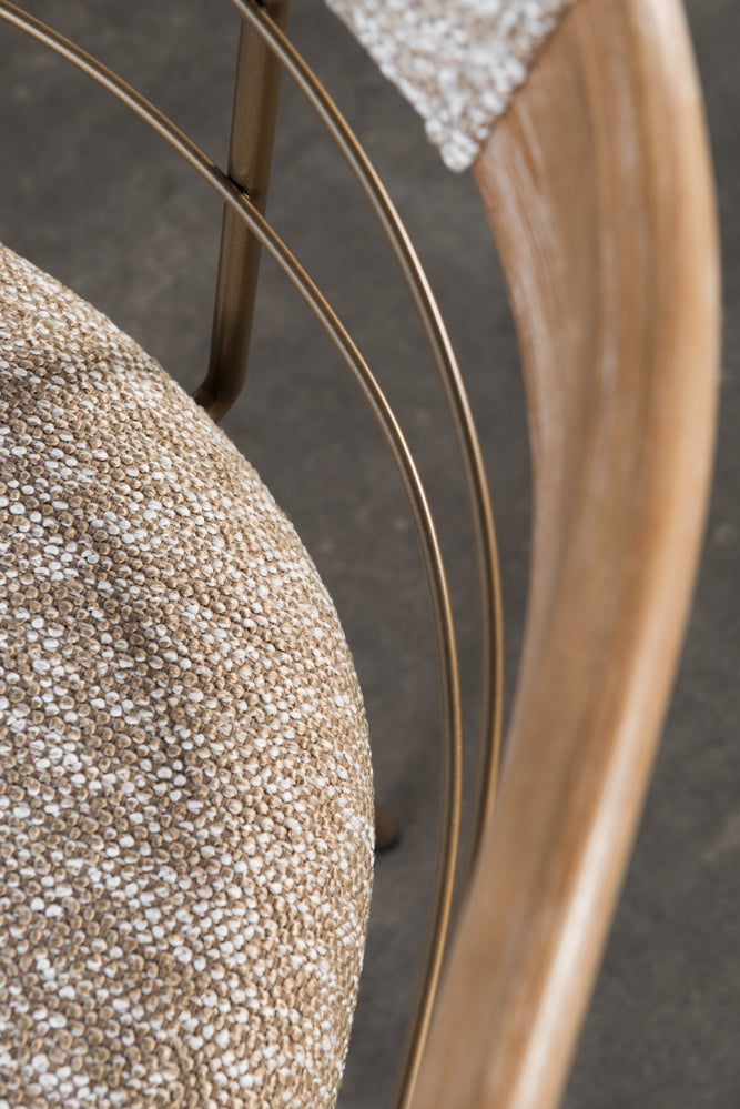 כיסא משענת מעוגלת בשילוב מתכת בד חום