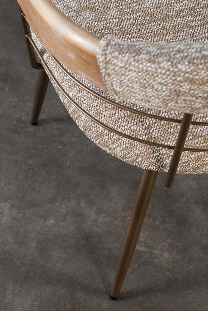 כיסא משענת מעוגלת בשילוב מתכת בד חום