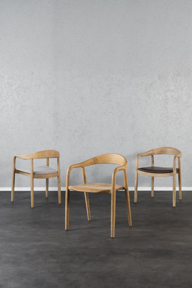 כיסא טוקיו עץ בהיר דמוי עור