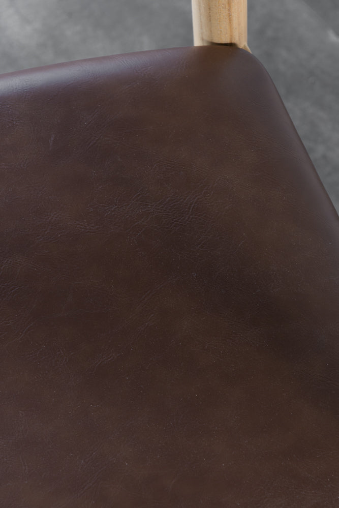 כיסא טוקיו עץ בהיר דמוי עור