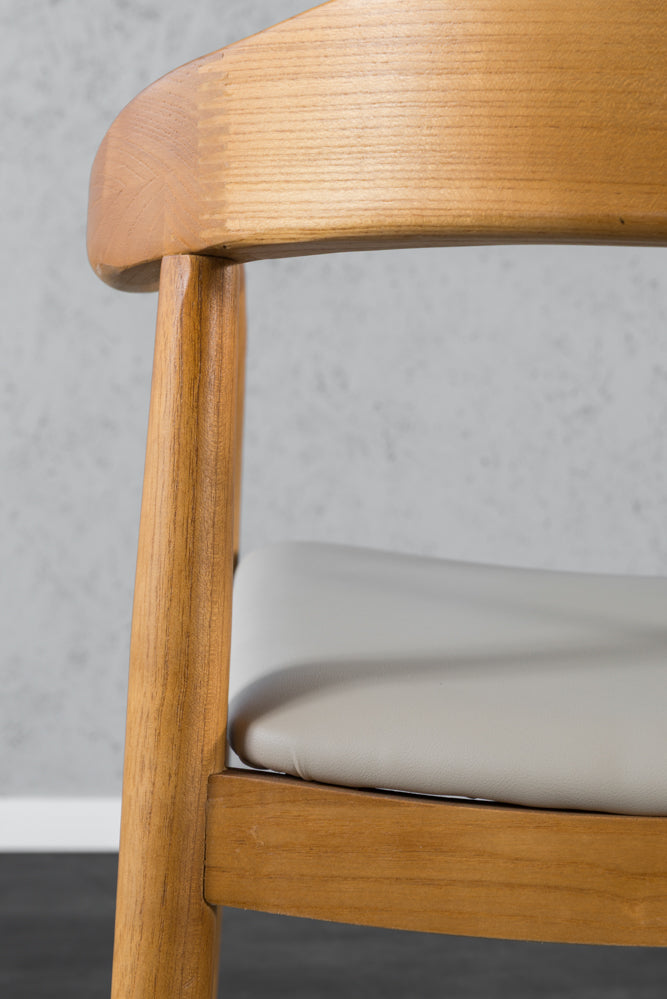 כיסא טוקיו עץ טבעי דמוי עור בהיר