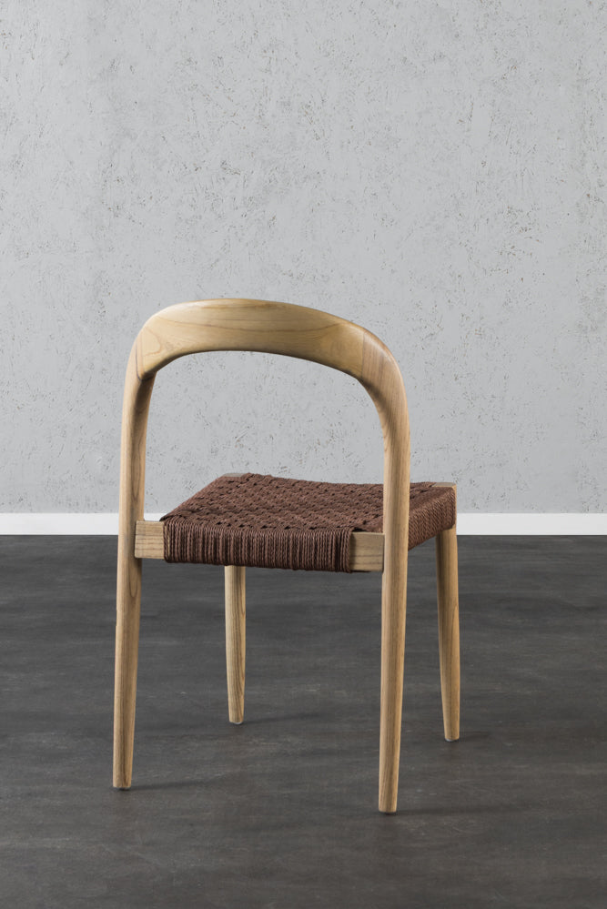 כיסא דגם סהר עץ בהיר חבל חום