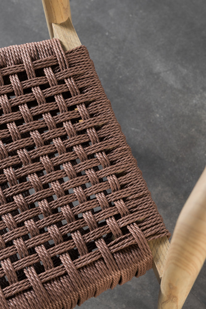 כיסא דגם סהר עץ בהיר חבל חום