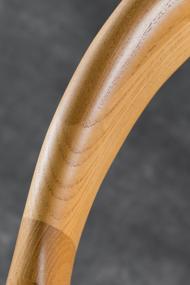 כיסא דגם סהר עץ טבעי