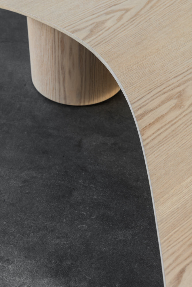 שולחן סלון אלון מולבן אמורפי קשתי