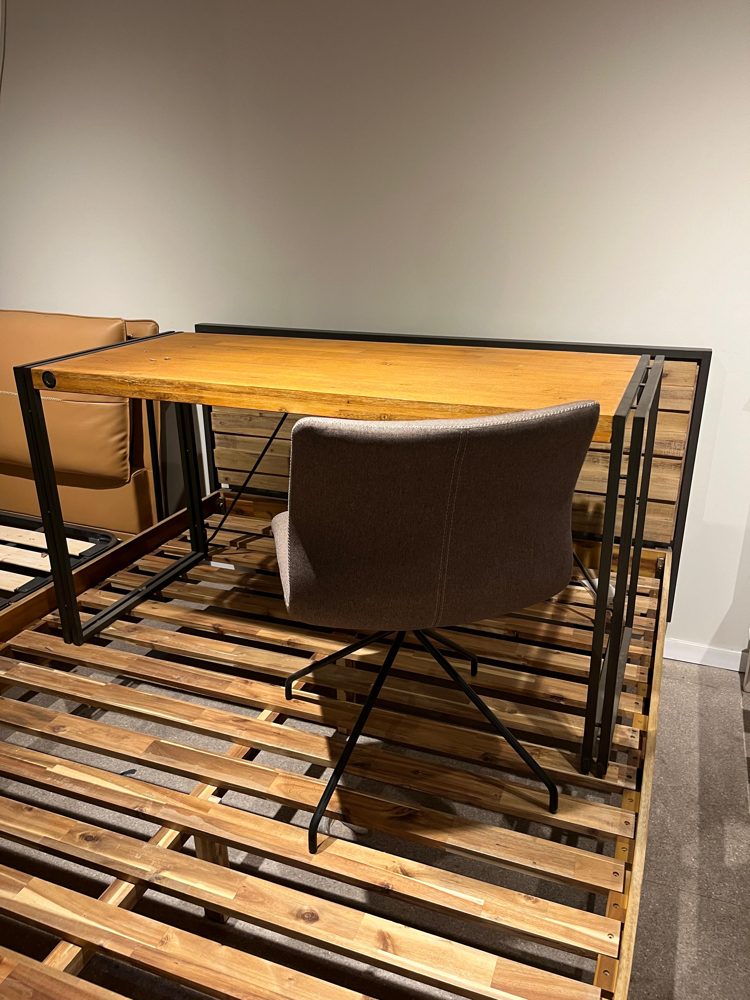 שולחן כתיבה מעץ מלא מדגם לופט 150/70 - סוג ב'!