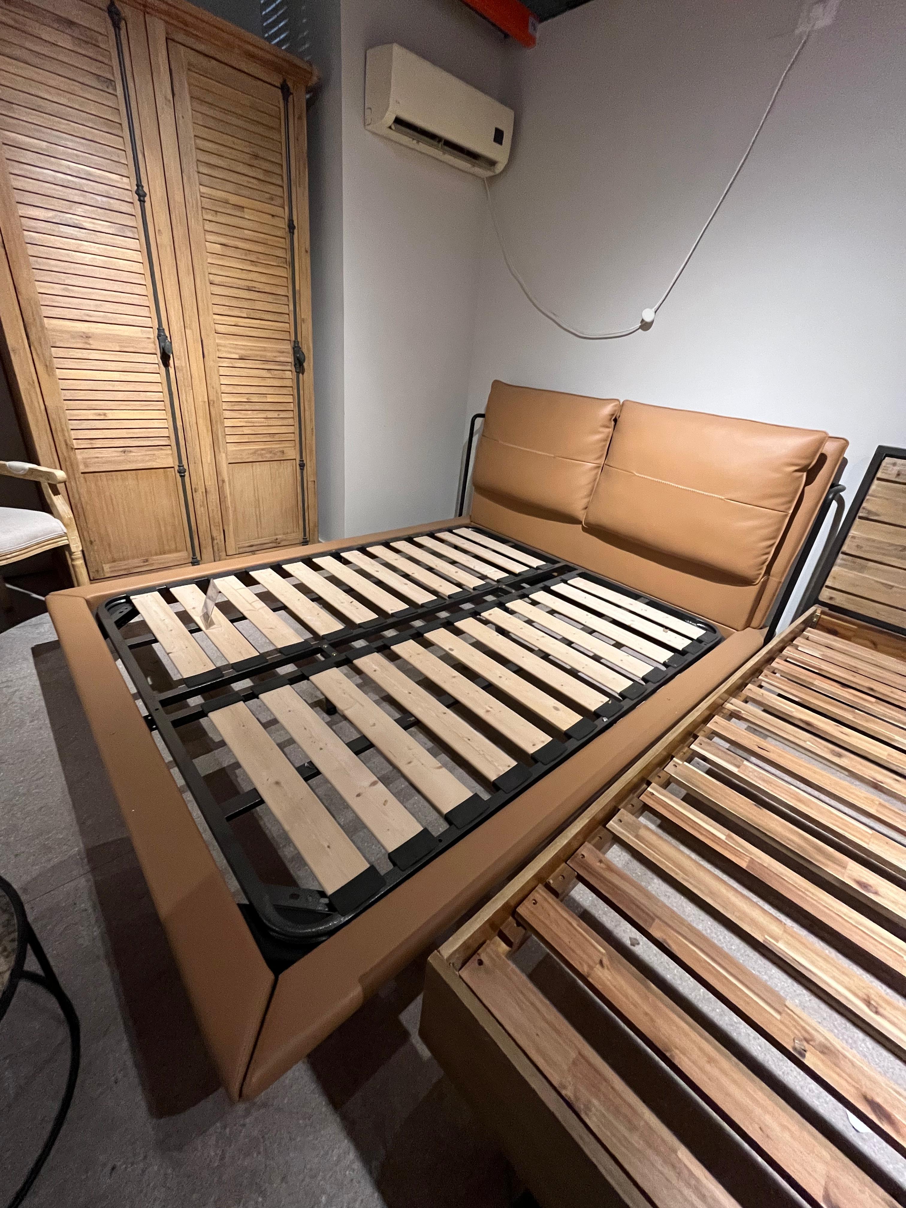 מיטה מודרנית מרופדת דמוי עור 160/200