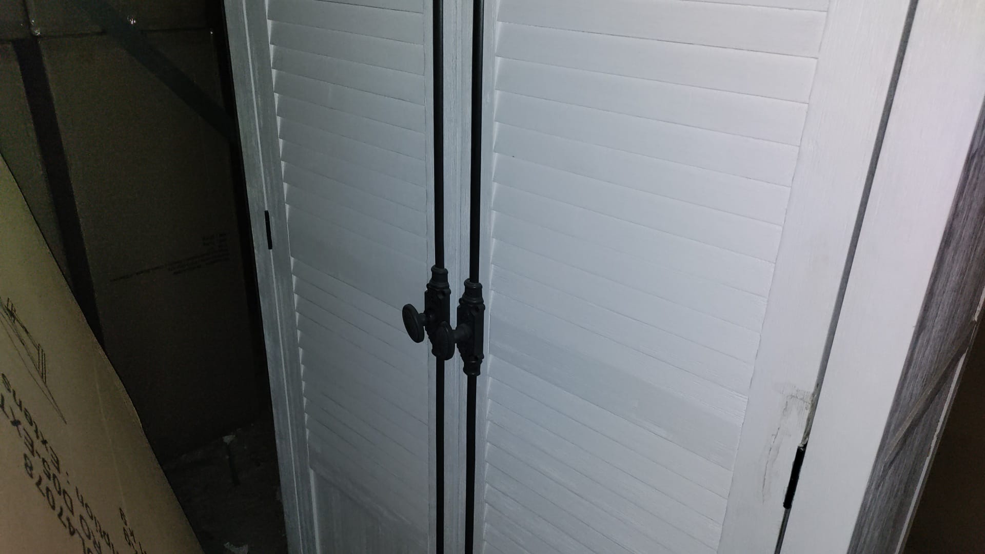 ארון בגדים נורמנדי לבן - סוג ב'!